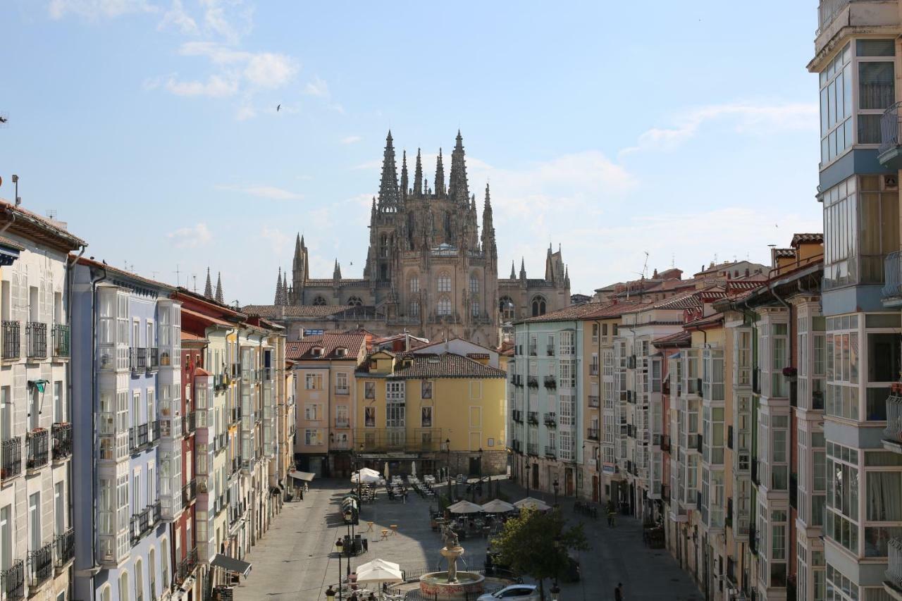 Atuaire Home Preciosa Vivienda Vistas A La Catedral Parking Incluido Burgos Exterior photo